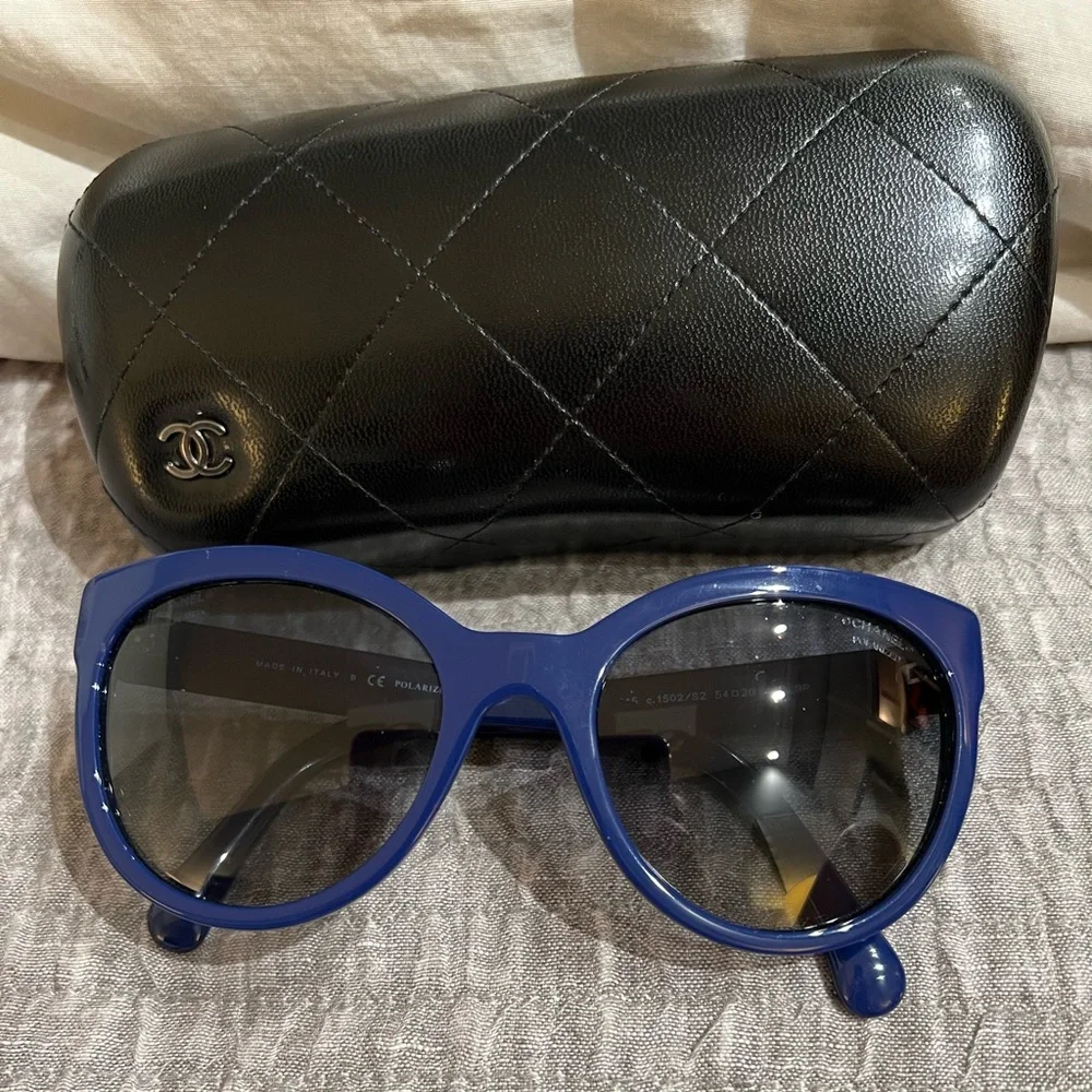 CHANEL Blue Oversized Round Sunglasses with Black Gradient Lenses